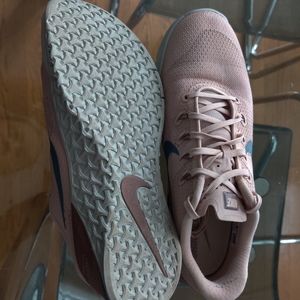 Women's Nike Metcon 4